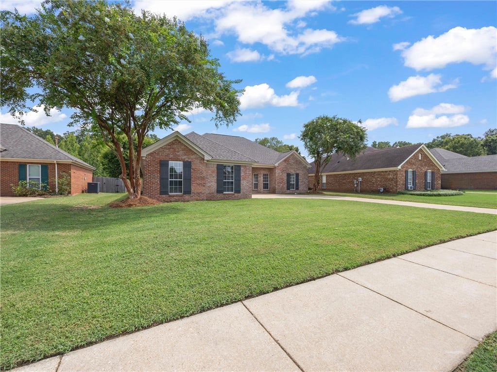 1090 Autumn Ridge Rd, Montgomery, AL 36117
