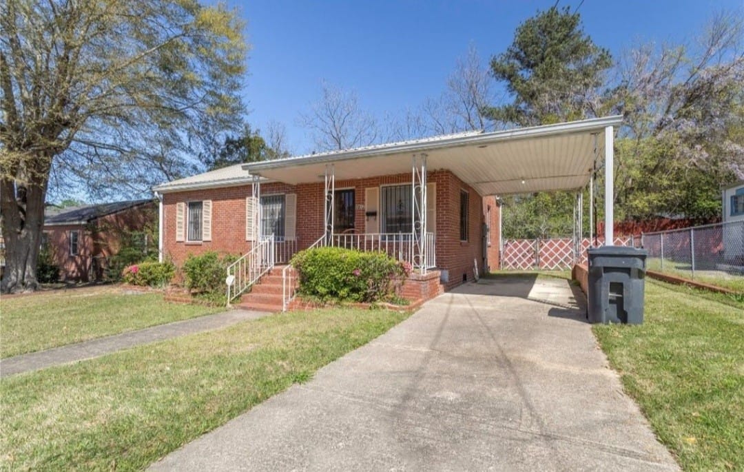 2812 Azalea Ave, Tuskegee, AL 36088