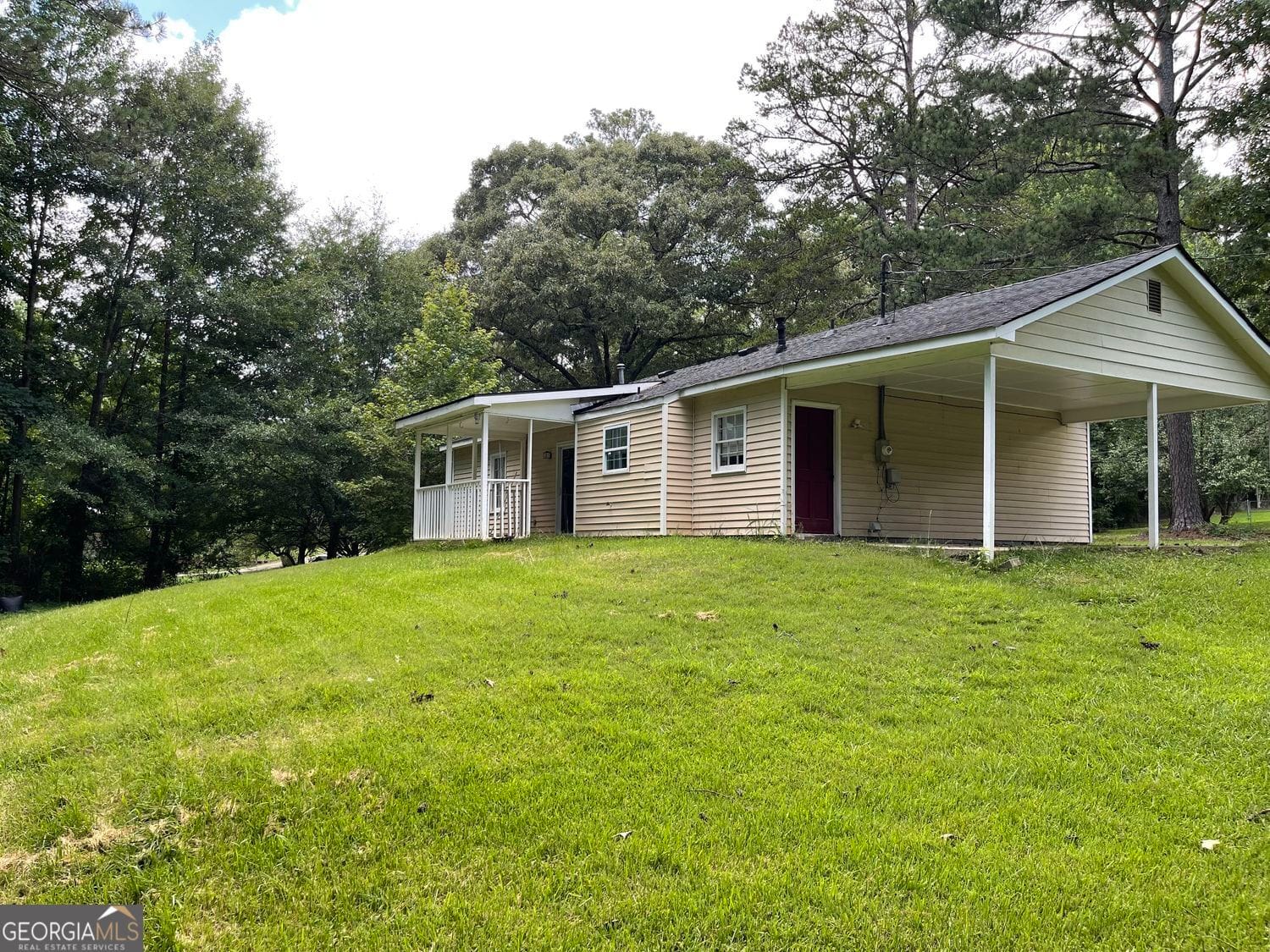 200 Glover Cir, Newnan, GA 30263
