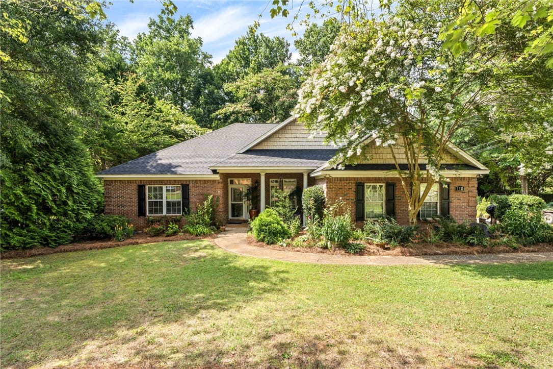 110 N Cedarbrook Dr, Auburn, AL 36830