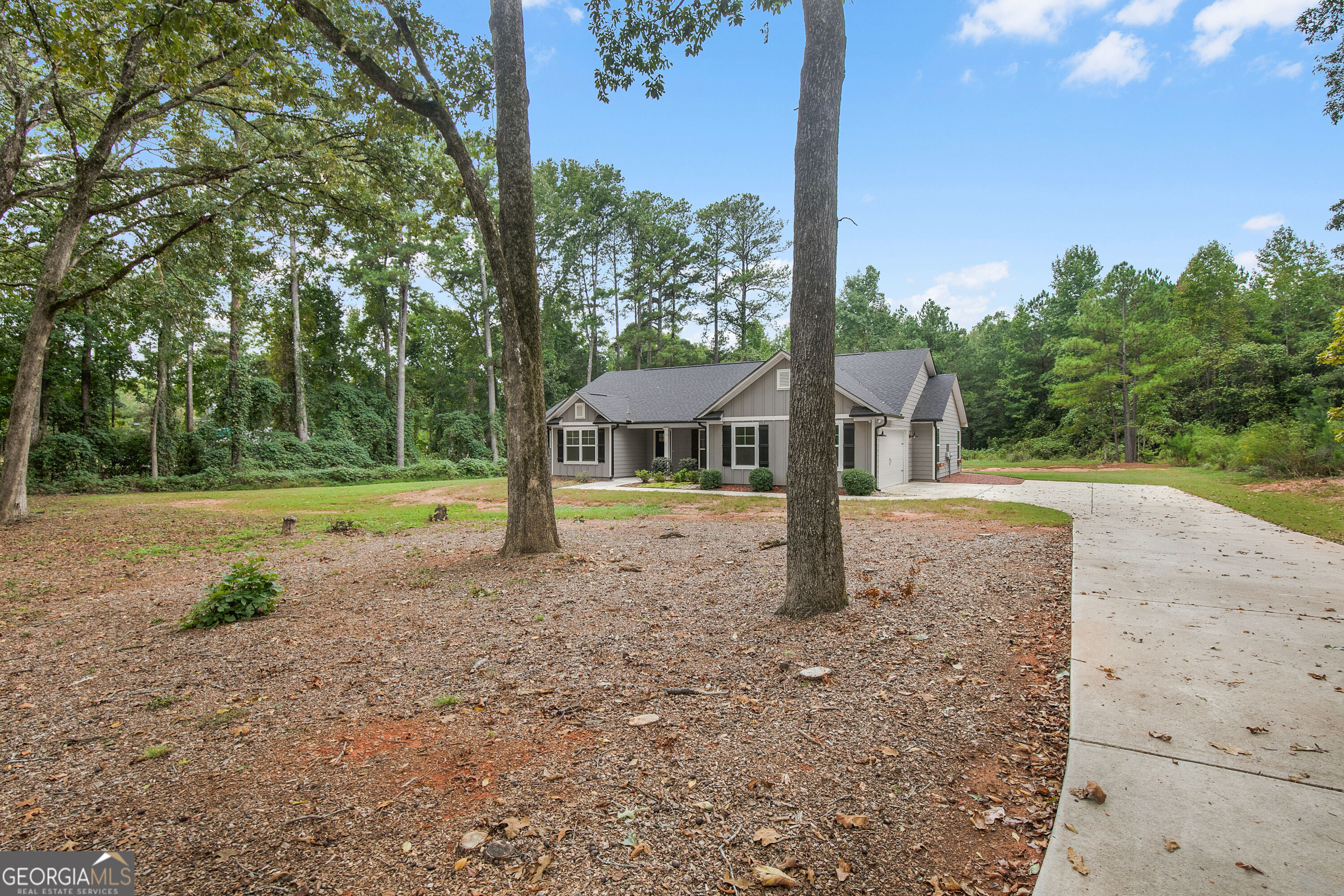 1788 Standing Rock Rd, Senoia, GA 30276