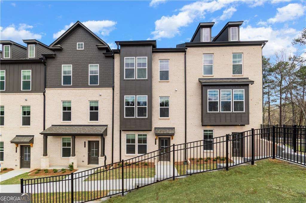 2814 Daybreak Ln, Newnan, GA 30265