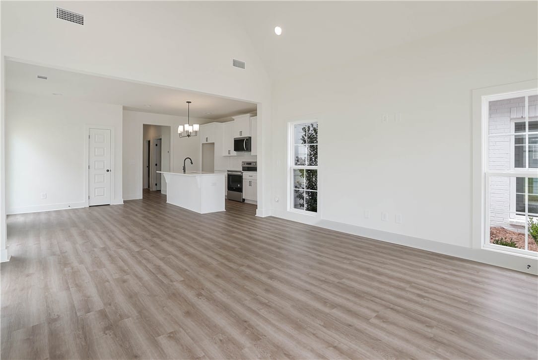 86 HUNTERS, Opelika, AL, 36801 — Photo 3