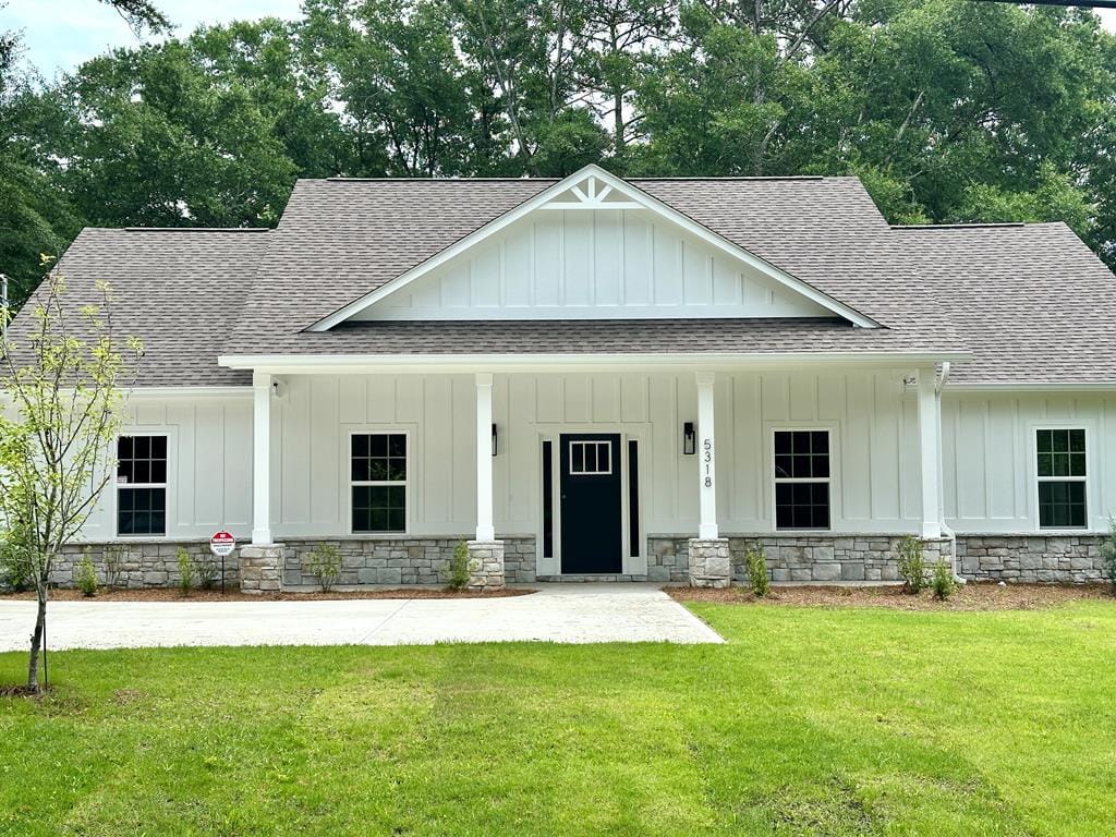 5318 Lakeshore Rd, Columbus, GA 31907