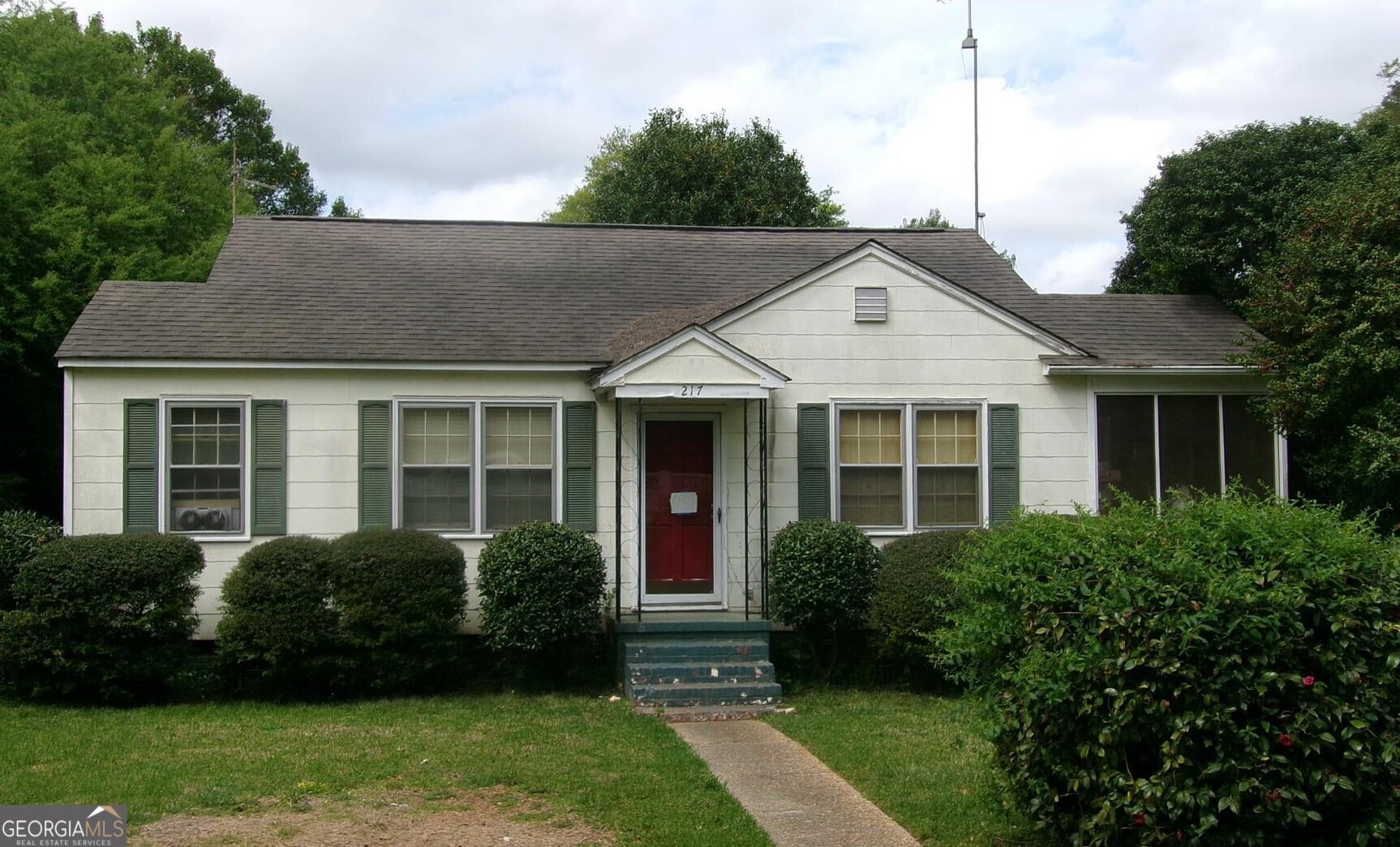 217 Beechwood Cir, LaGrange, GA 30240