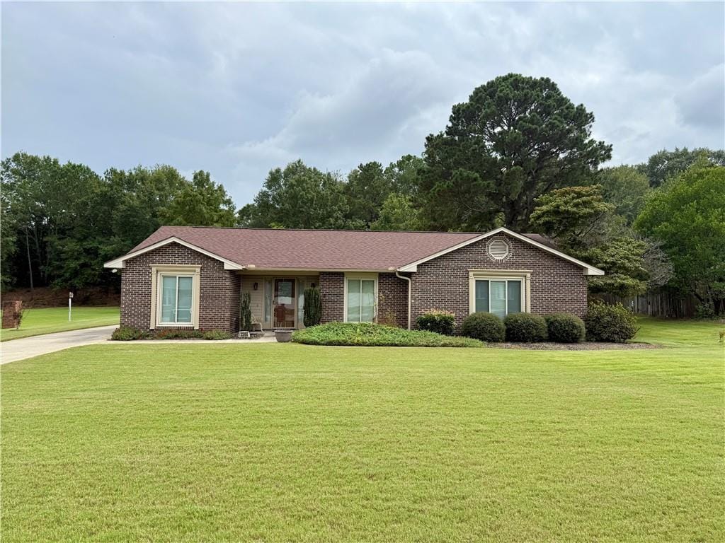 2306 Dobbs Dr, Phenix City, AL 36870