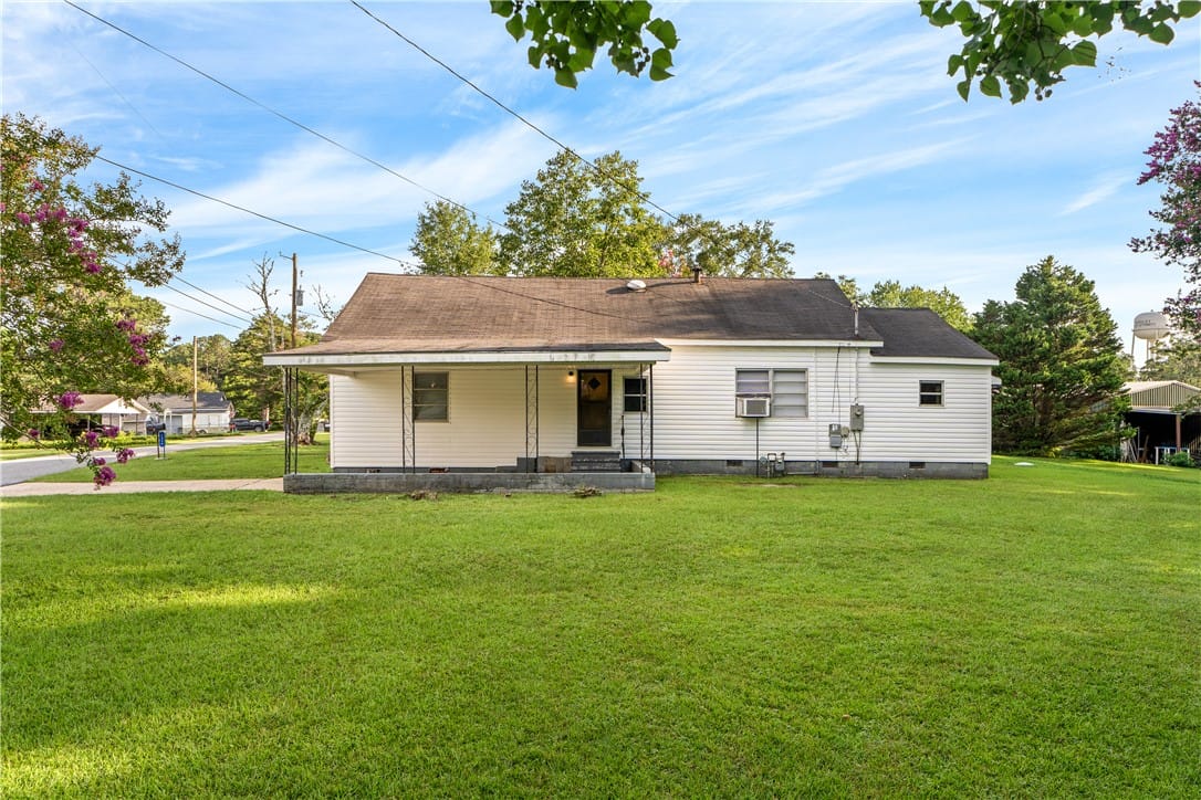 1534 34th Ave SW, Lanett, AL 36863