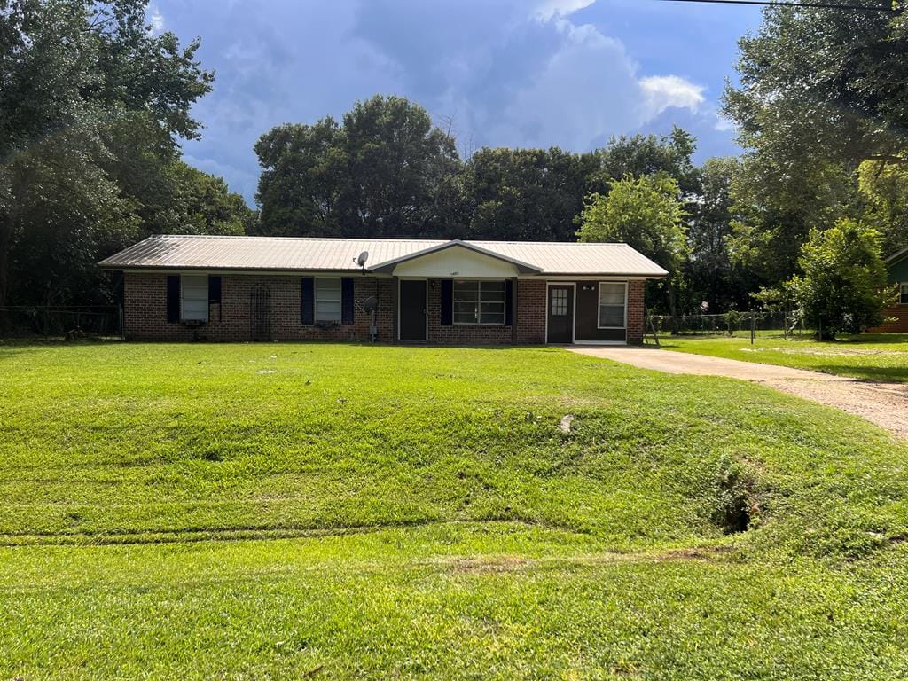 4411 Nichols St, Albany, GA 31705
