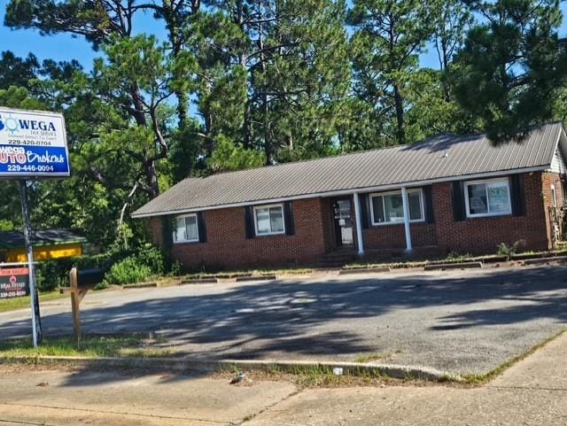 1135 Gillionville Rd, Albany, GA 31707