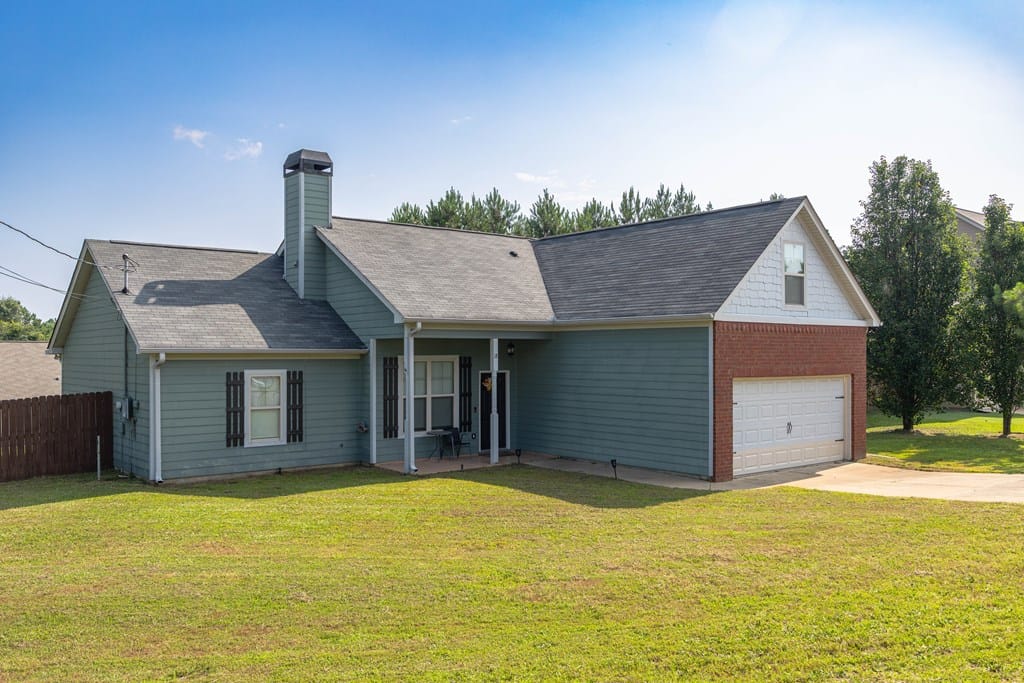 18 Balsa Dr, Phenix City, AL 36869