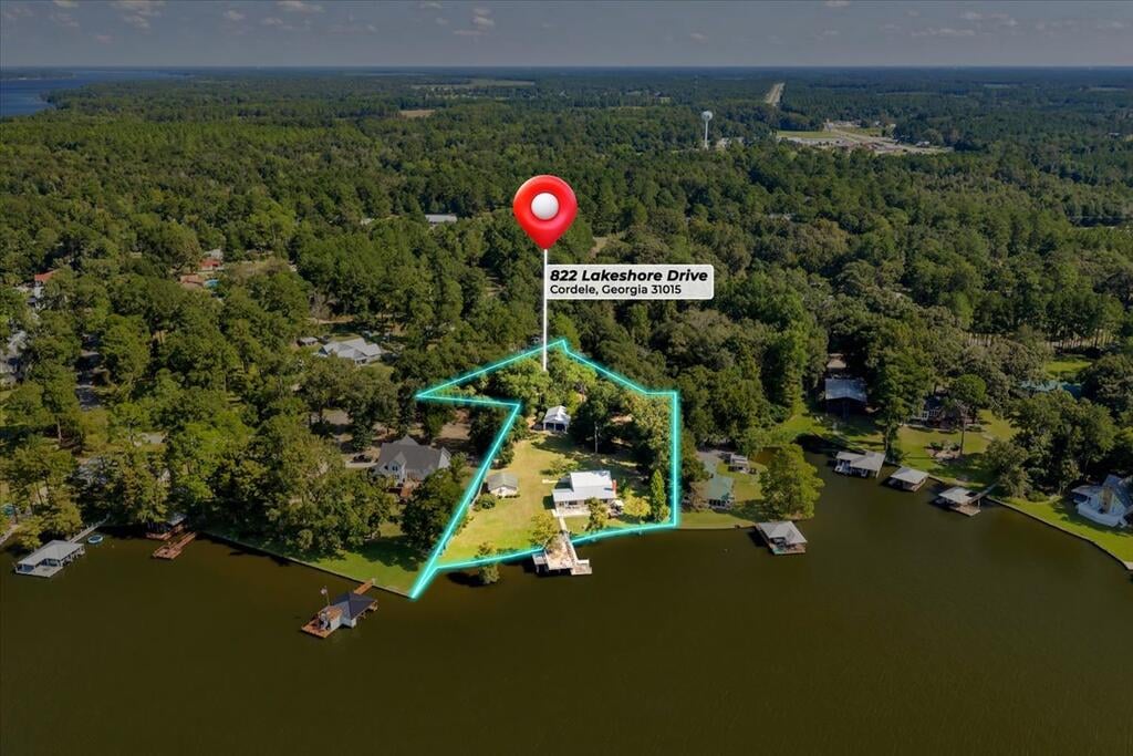 822 Lakeshore Dr, Cordele, GA 31015