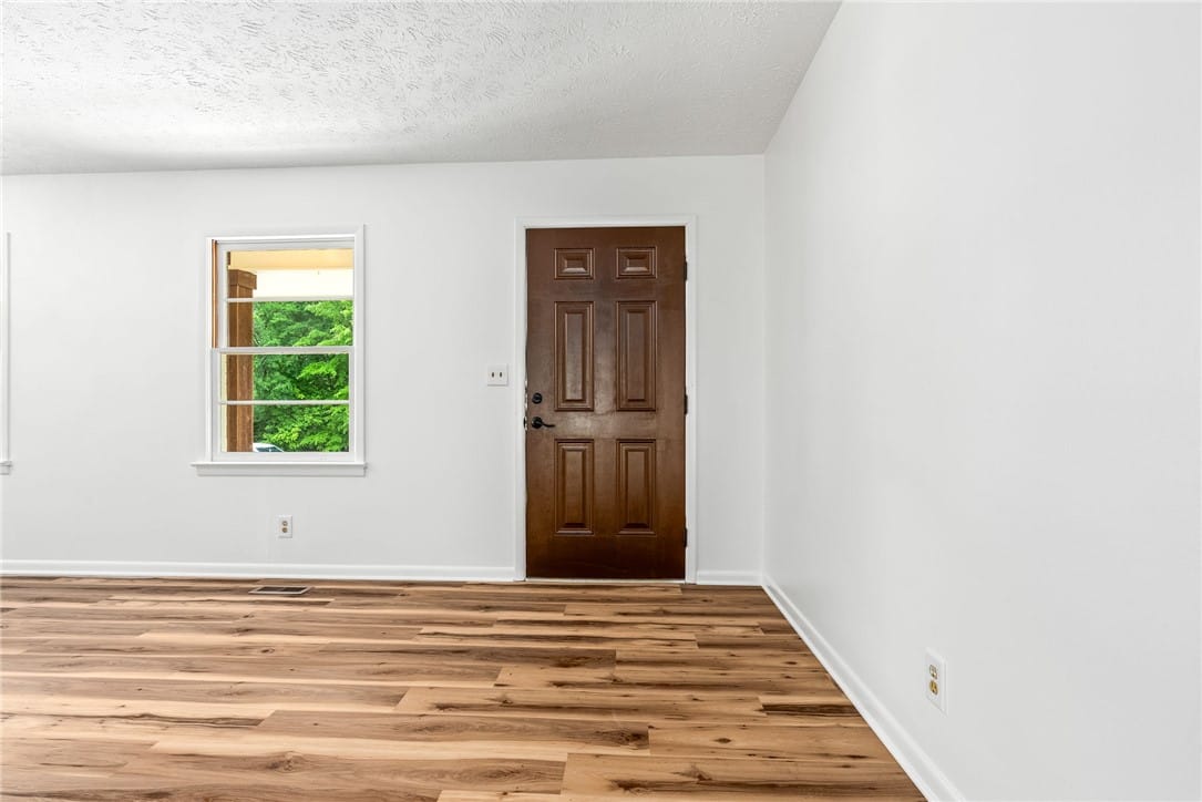 44 Carol St, Alexander City, AL 35010