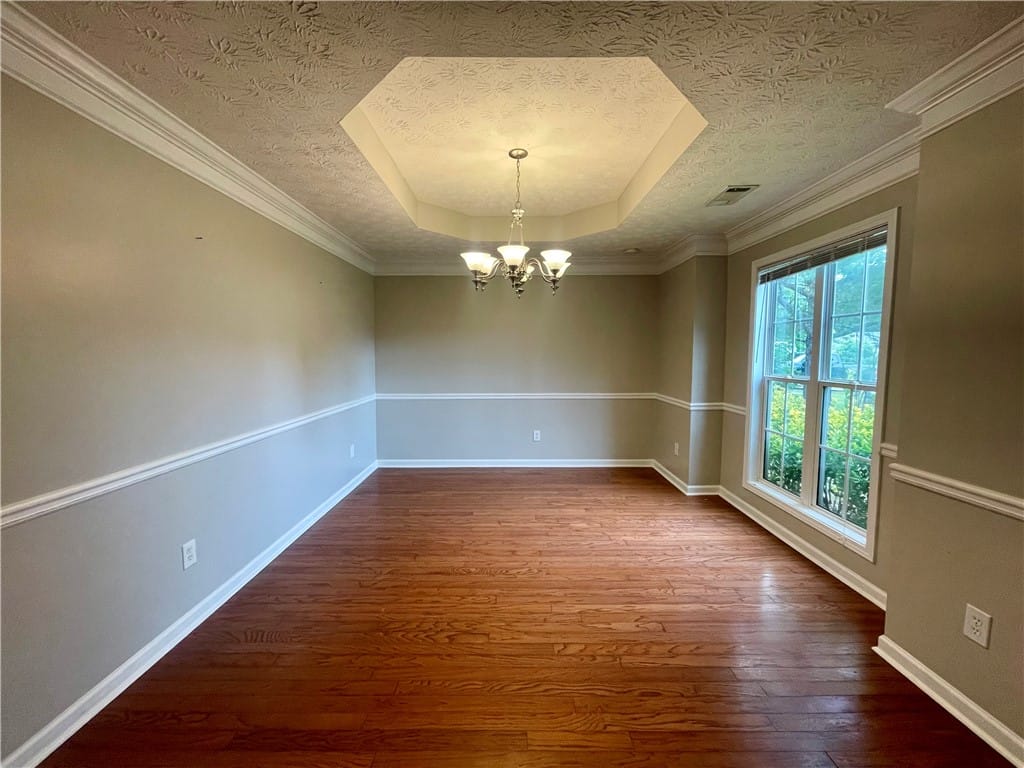 917 Law Dr, Auburn, AL 36830, USA, This spacious dining room features elegant crown m