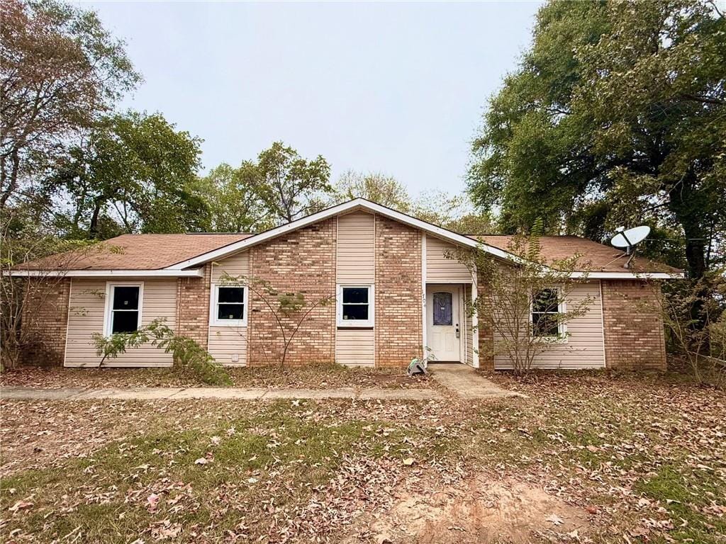 1704 11th Pl S, Phenix City, AL 36869