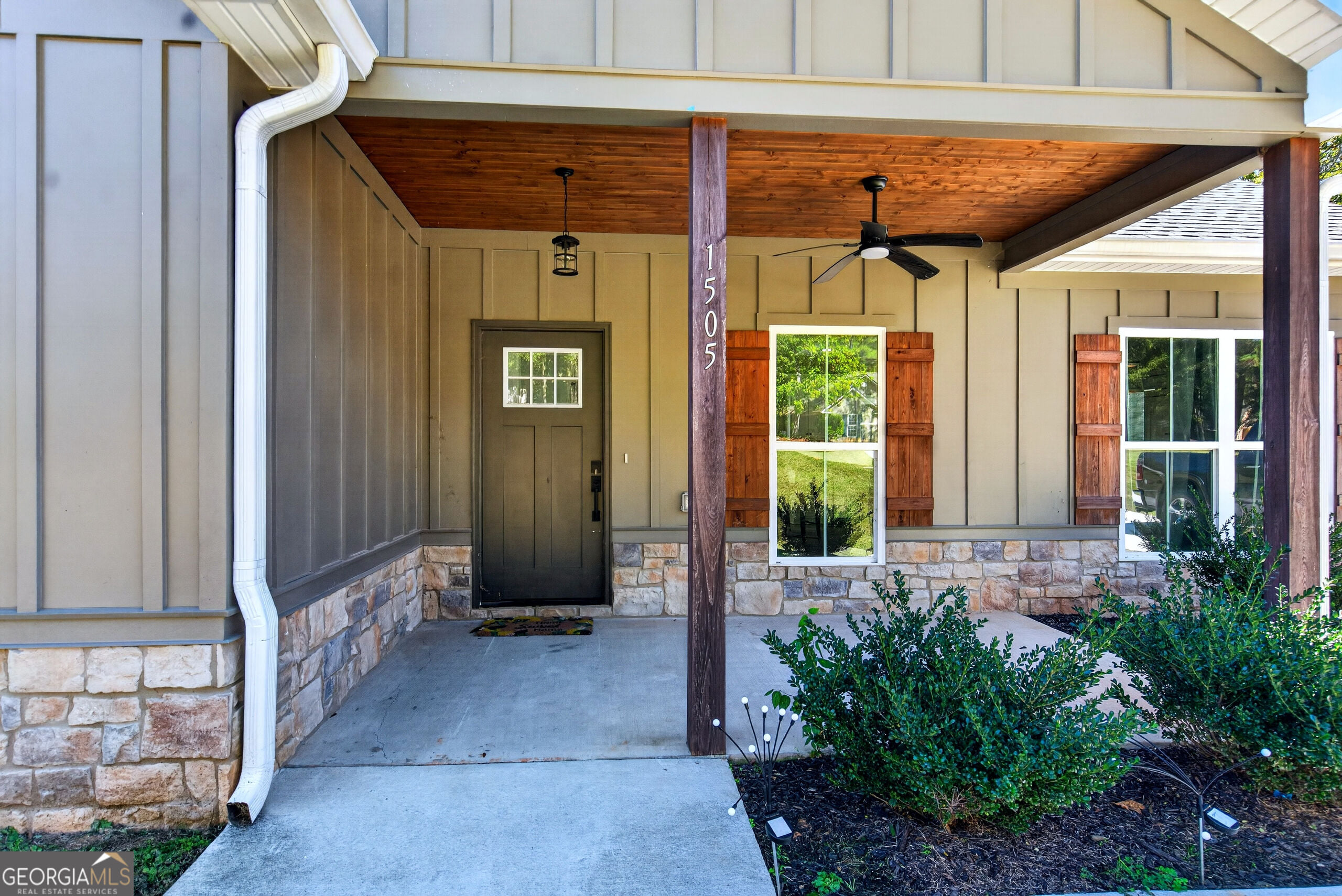 1505 Wisteria Dr, West Point, GA 31833