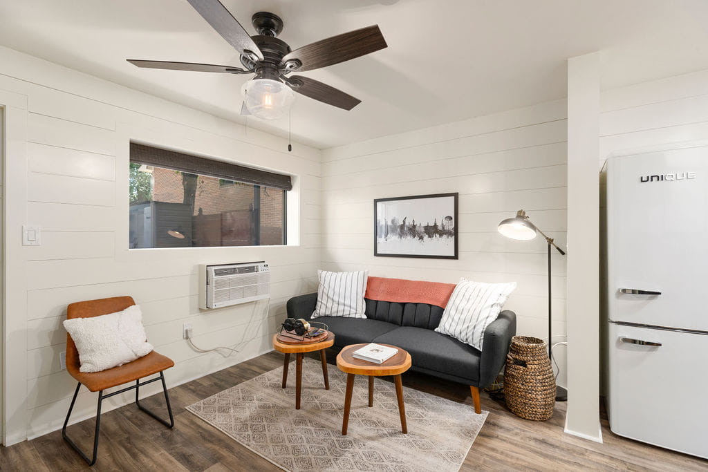 316 Genelda Ave Apt 2, Auburn, AL 36832, USA, This open-concept living area combines comfort and