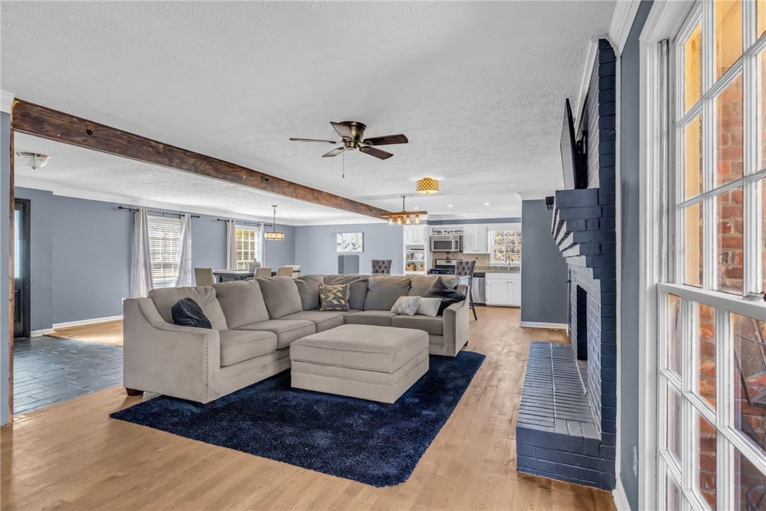 801 N 10th St, Opelika, AL 36801