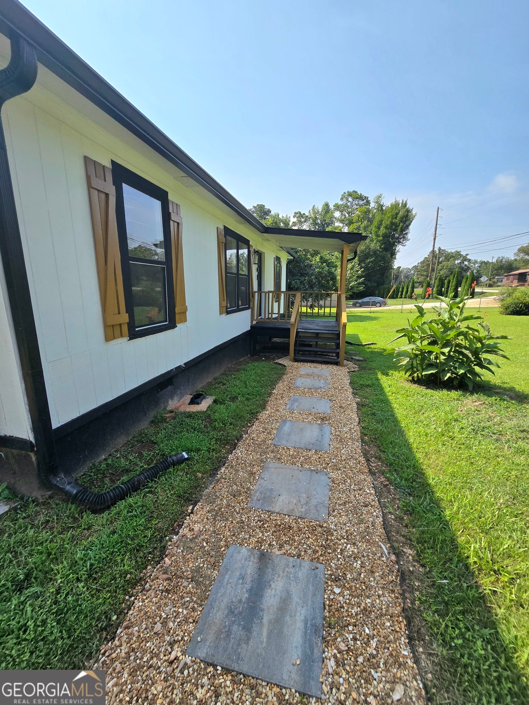 1190 Johnson Rd, Senoia, GA 30276