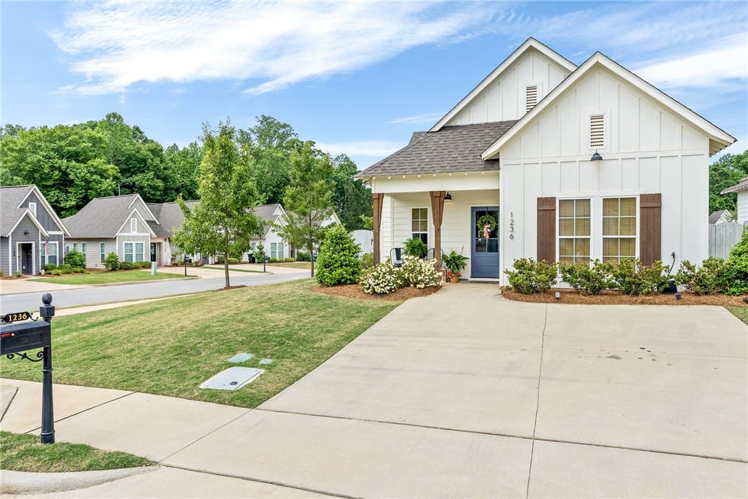 1236 FOX TAIL, Opelika, AL, 36801