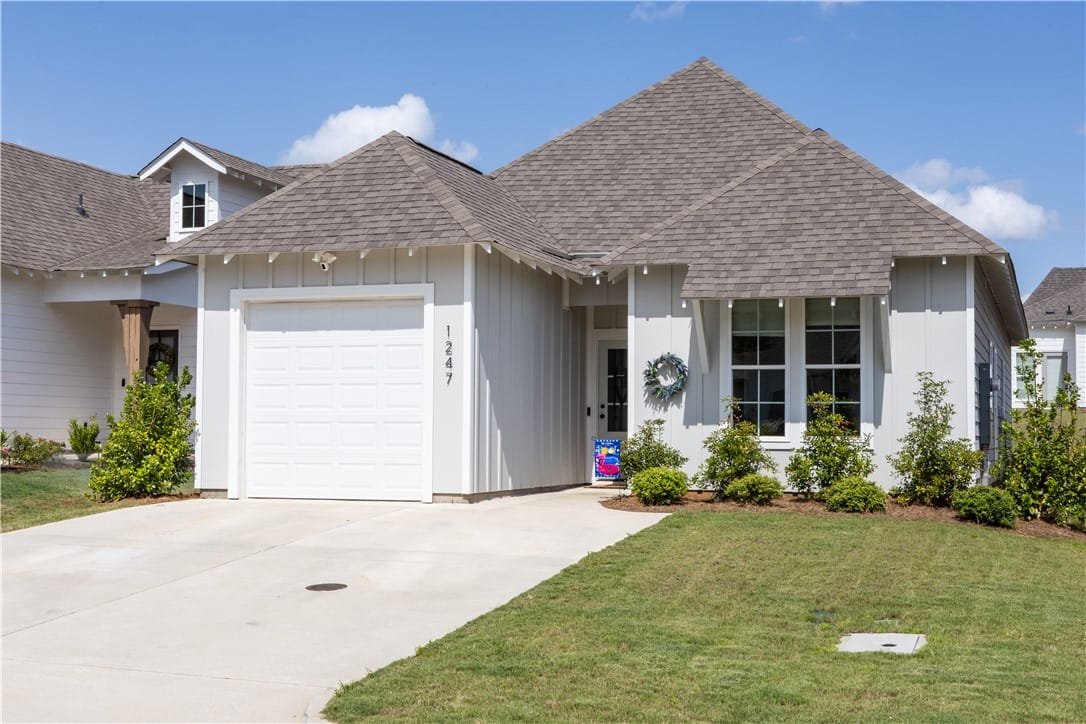 1247 Woodland Circle, Opelika, AL 36801