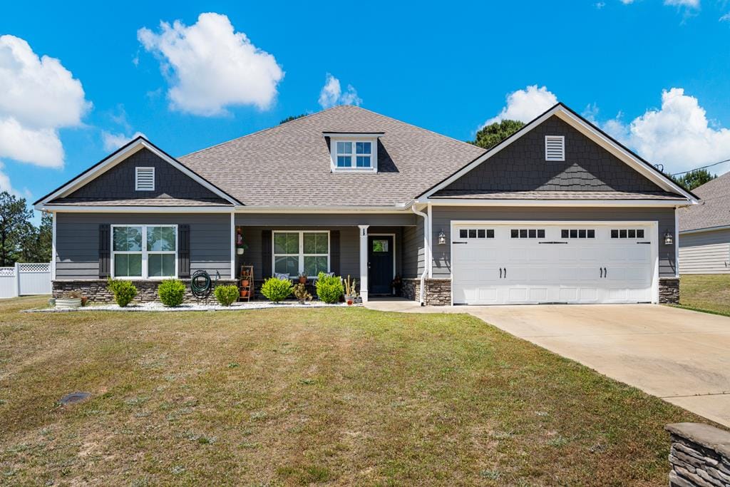 129 Addison Wy, Smiths Station, AL 36877