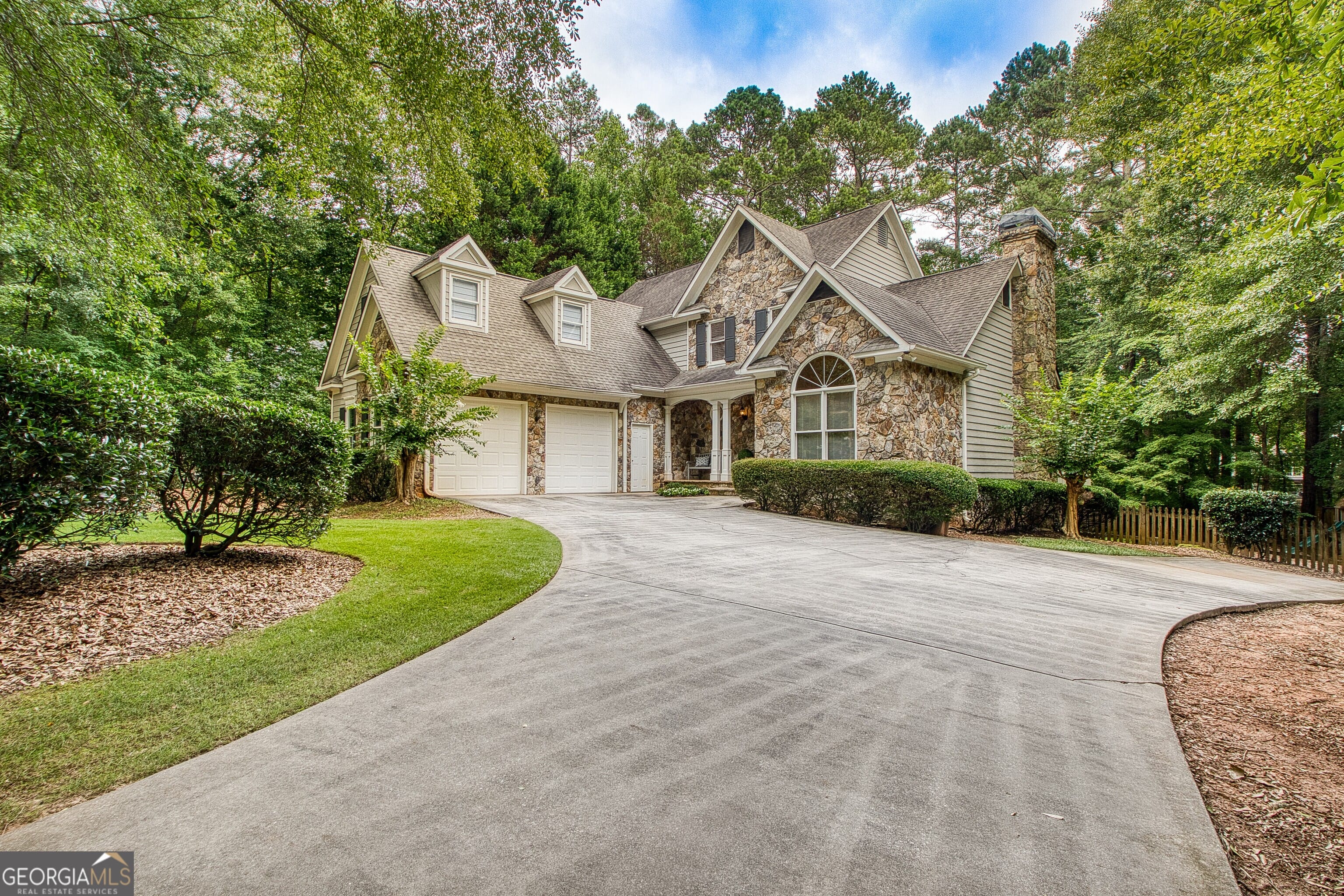 22 Shoreline Dr, Newnan, GA 30263