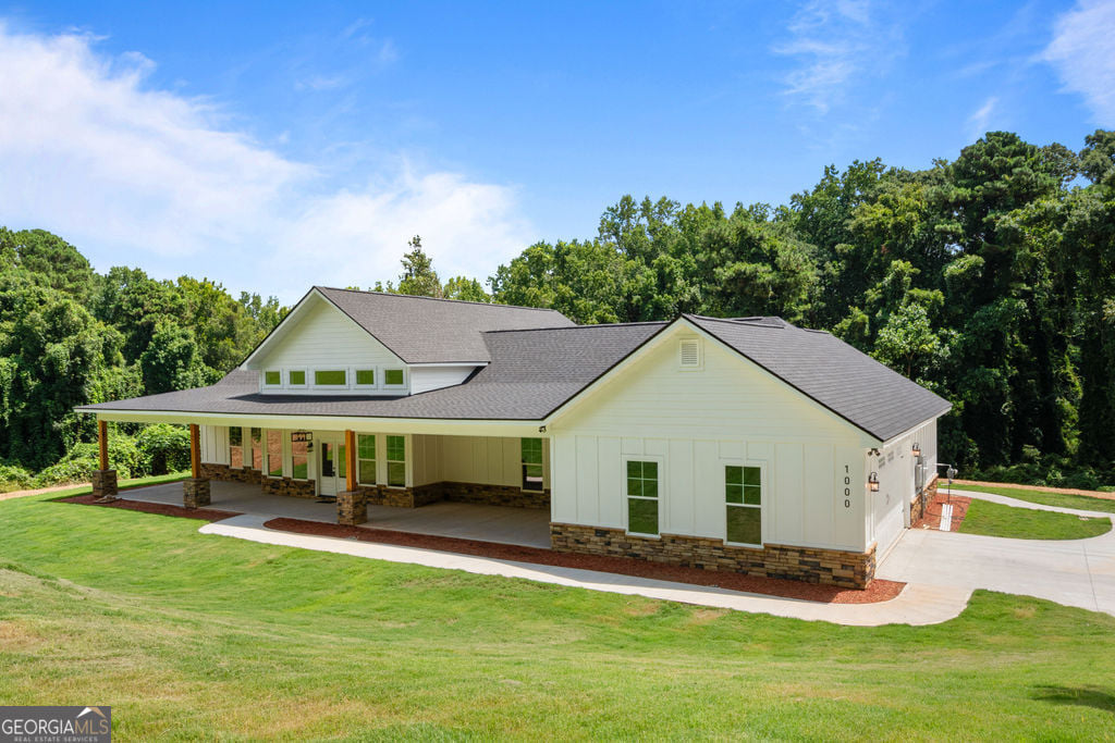 1000 Foxcroft Dr, LaGrange, GA 30240