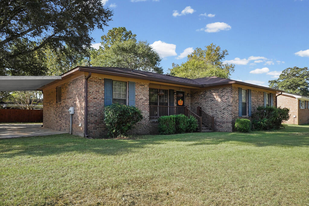 139 Kinchafoonee Dr W, Leesburg, GA 31763