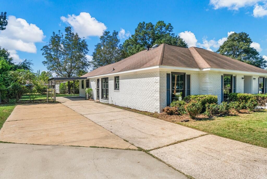3632 Regal Dr, Columbus, GA 31906, Side of home
