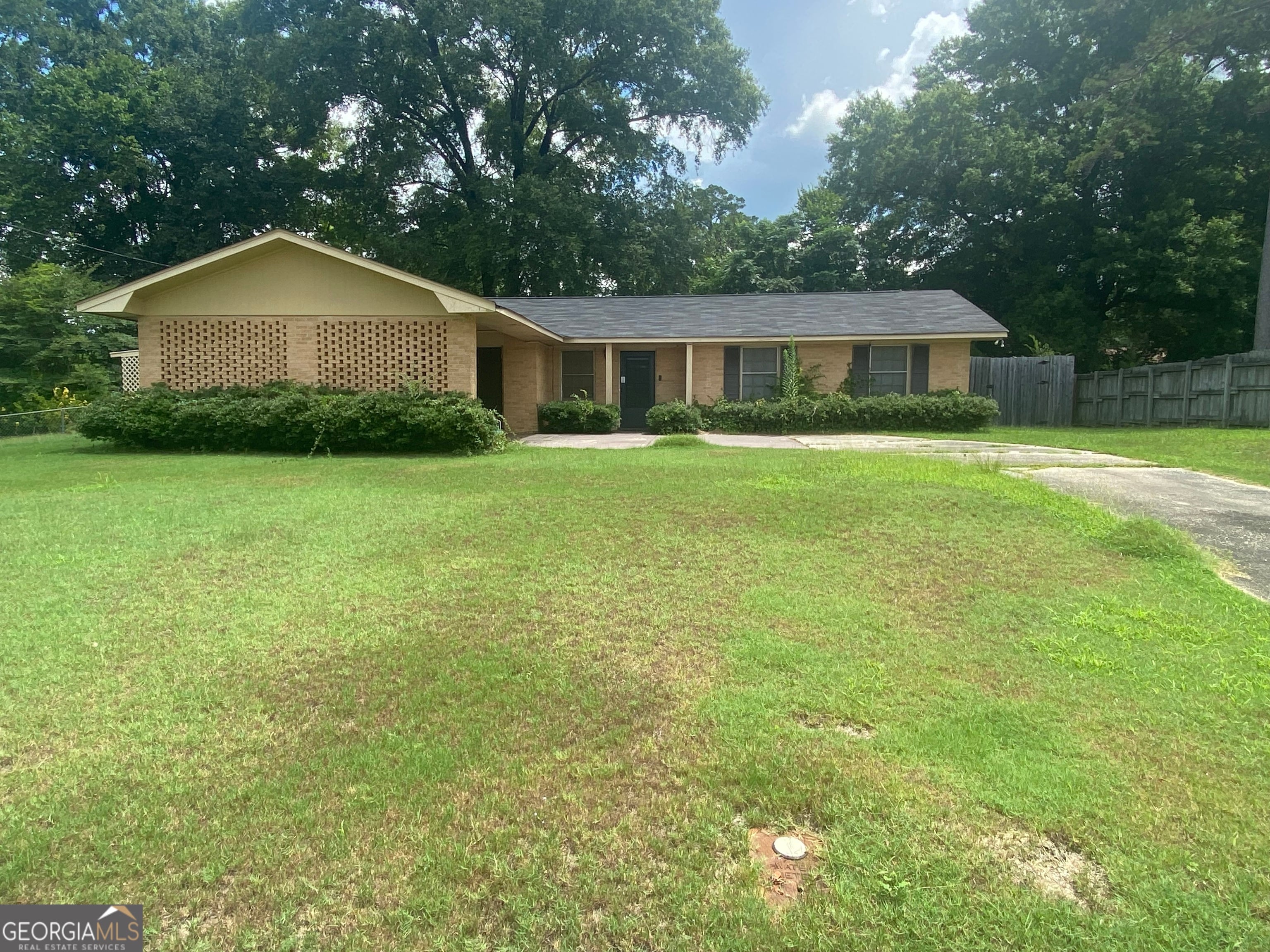 1110 Woodburn Dr, Columbus, GA 31907