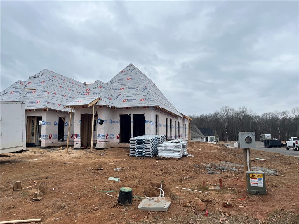 1062 FOREST, Opelika, AL, 36801