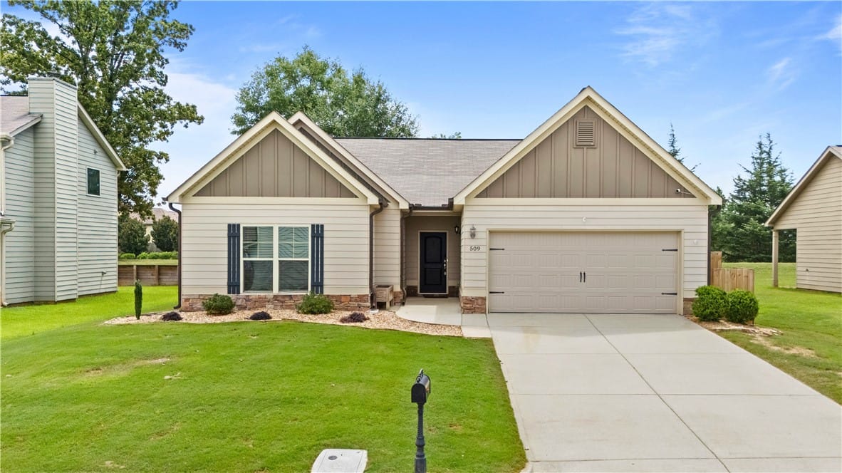 509 Lori Lane, Opelika, AL, 36804