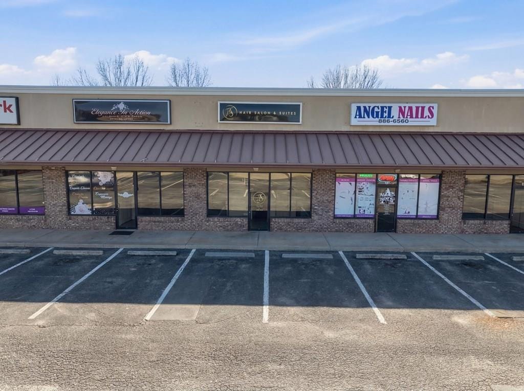 2734 Ledo Rd, Albany, GA 31707