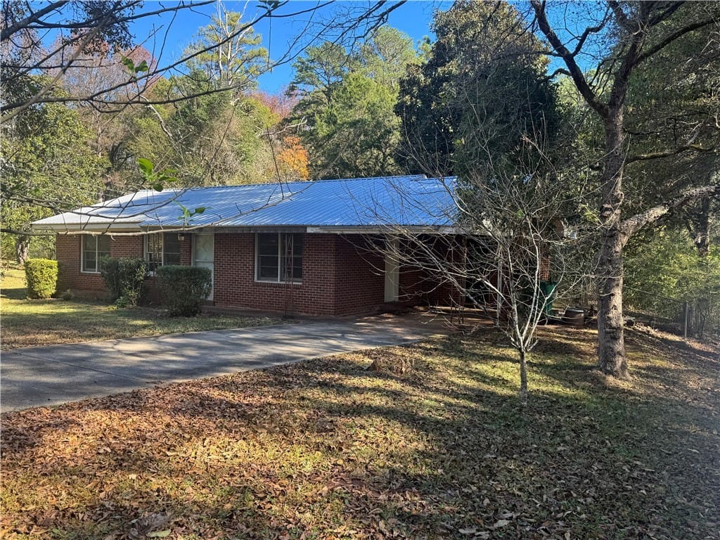 206 6TH, Lafayette, AL, 36862