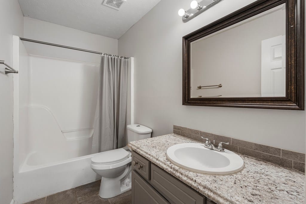 5812 Sandy Oak Dr, Columbus, GA 31907