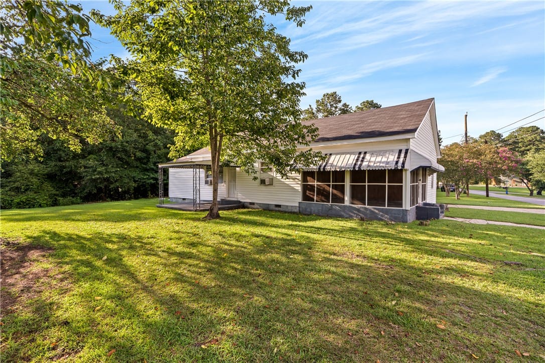 1534 34th Ave SW, Lanett, AL 36863
