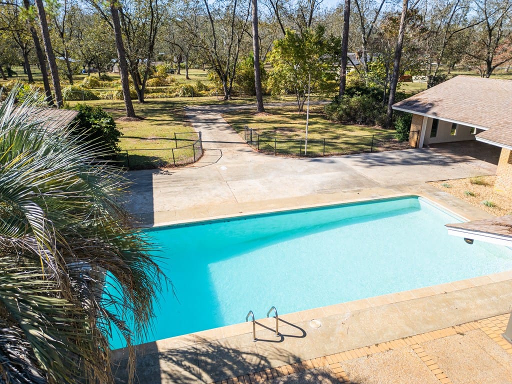 4912 Holly Hill Rd, Albany, GA 31721