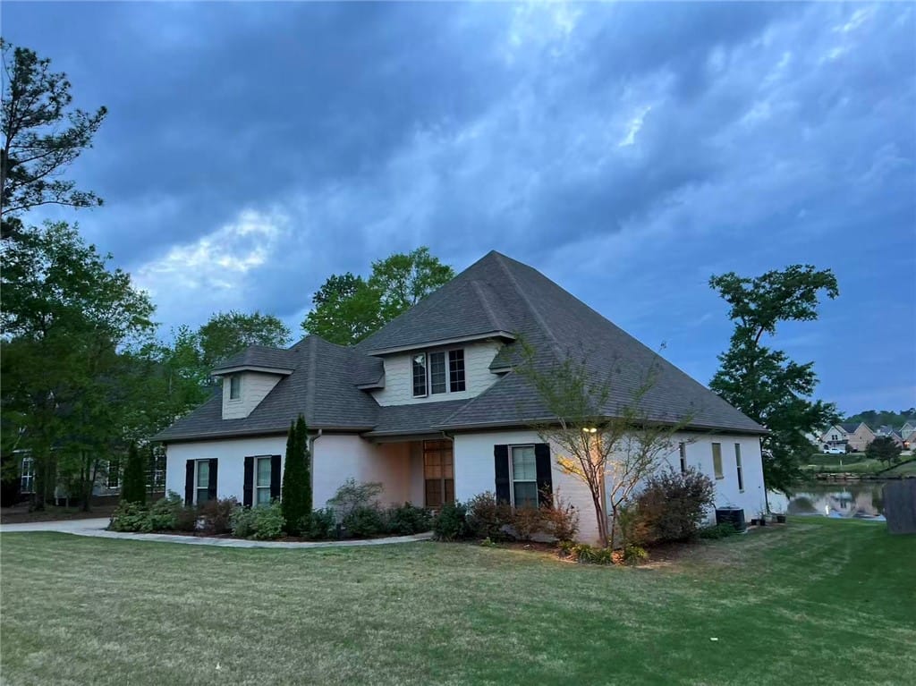 1991 Preserve Dr, Auburn, AL 36879, USA, This charming residence offers serene water views