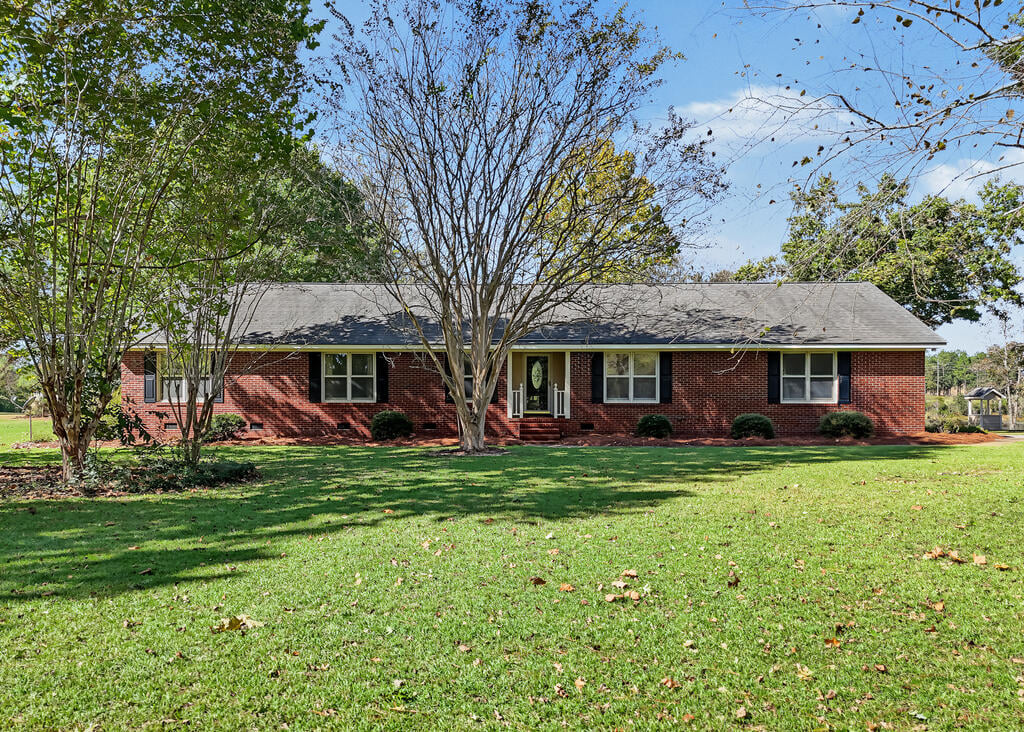 774 Flowing Well Rd, Leesburg, GA 31763