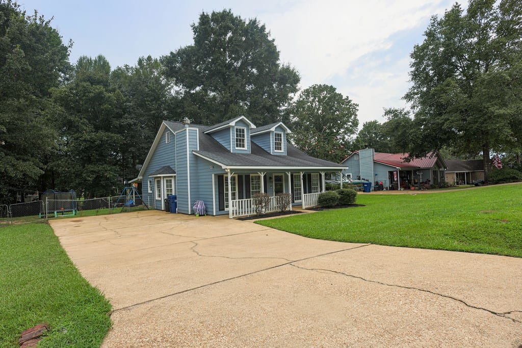 17 Lee Road 2066, Phenix City, AL 36870