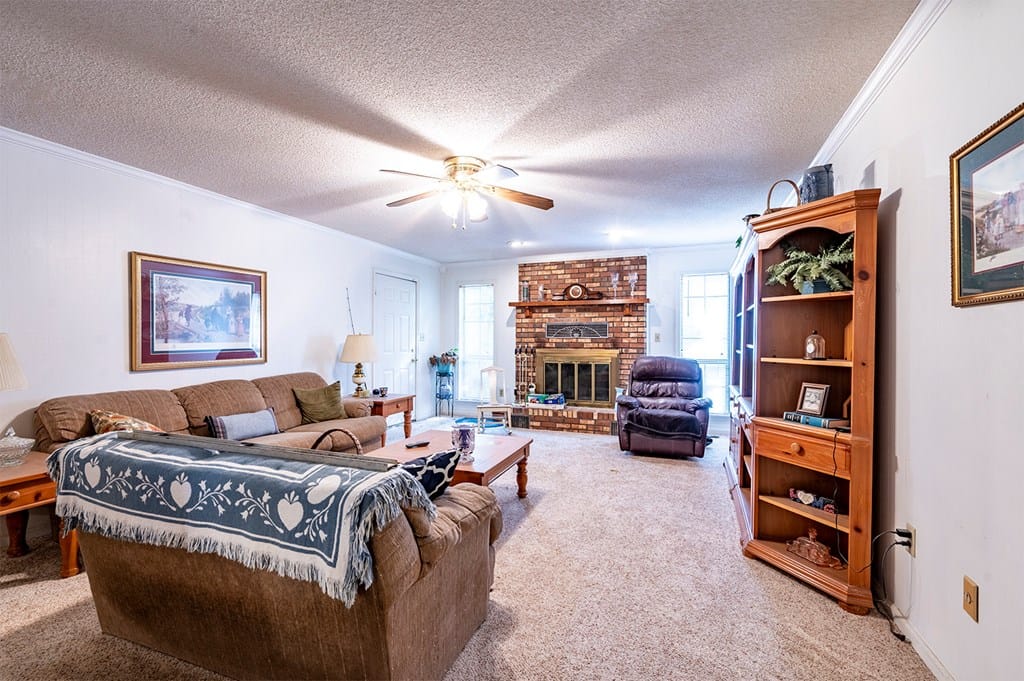 177 Pineridge Dr, Leesburg, GA 31763