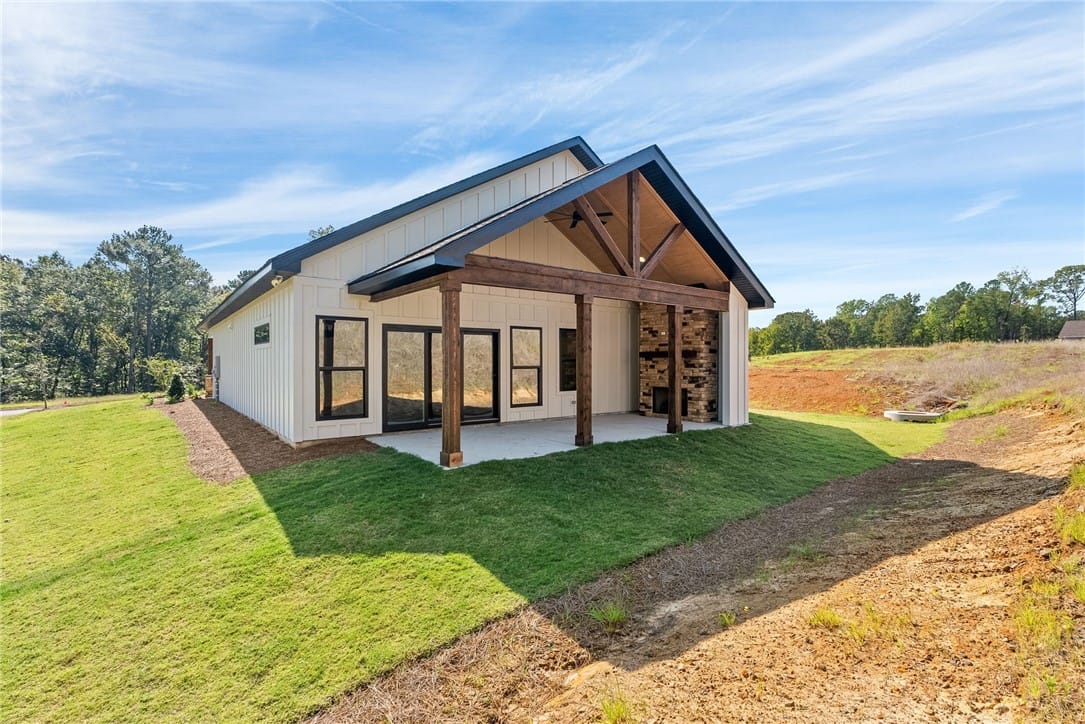 133 Janes Wy, Dadeville, AL 36853, *RENDERINGS &
PHOTOGRAPHY INCLUDED DOES NOT REPRE