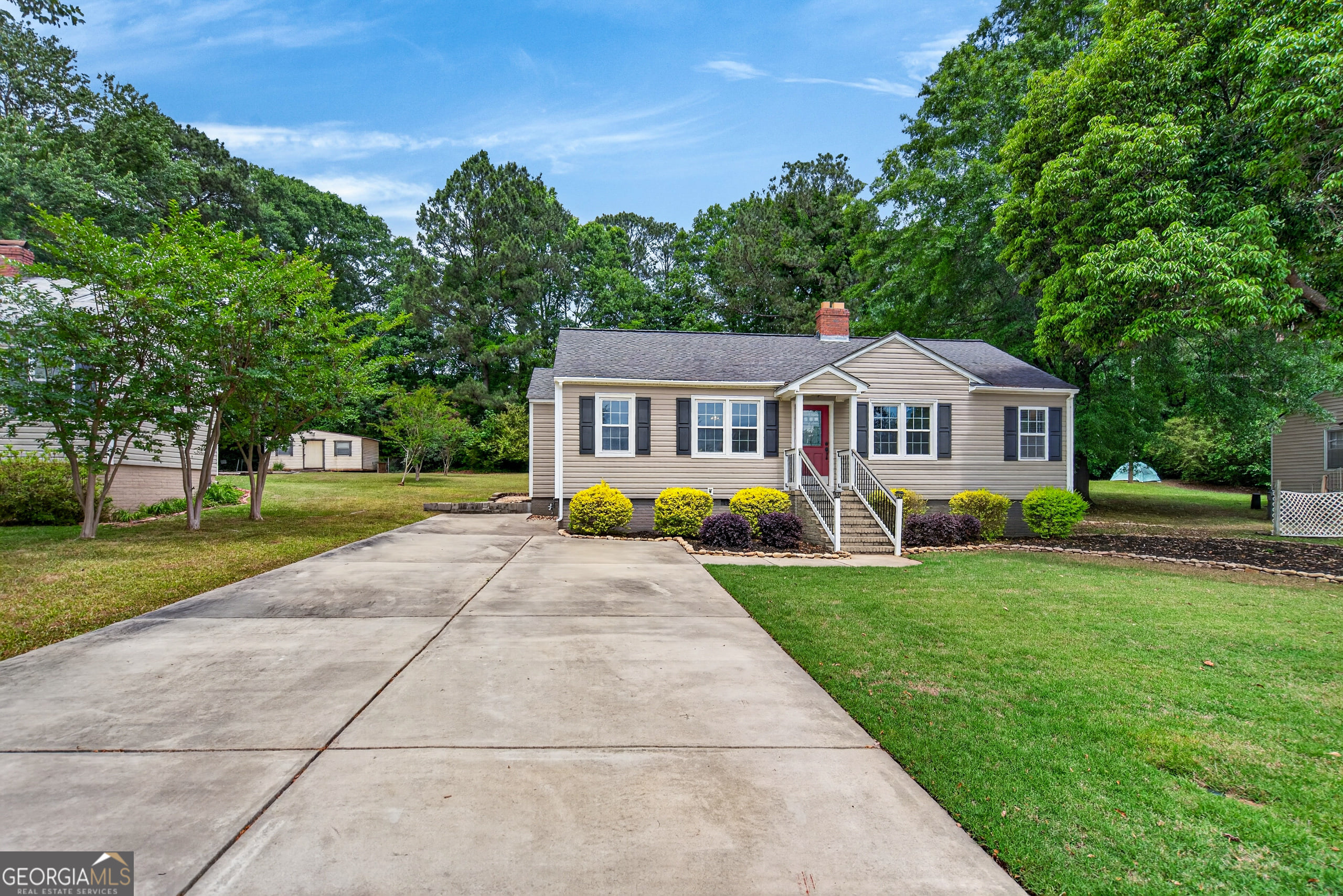 243 Beechwood Cir, LaGrange, GA 30240