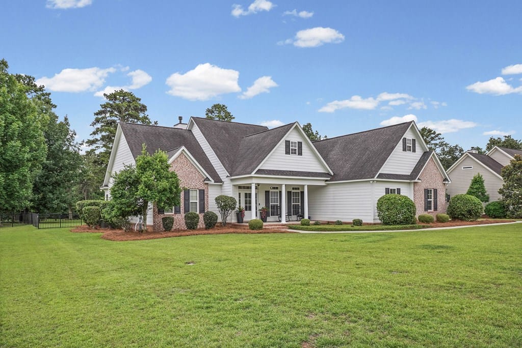 109 E Edgefield Dr, Leesburg, GA 31763