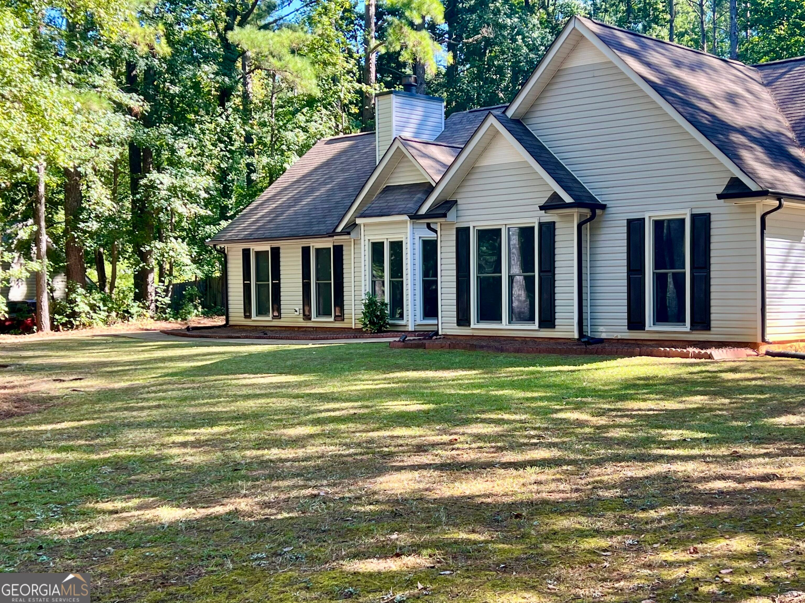 37 Jeb Stuart Dr, Newnan, GA 30265
