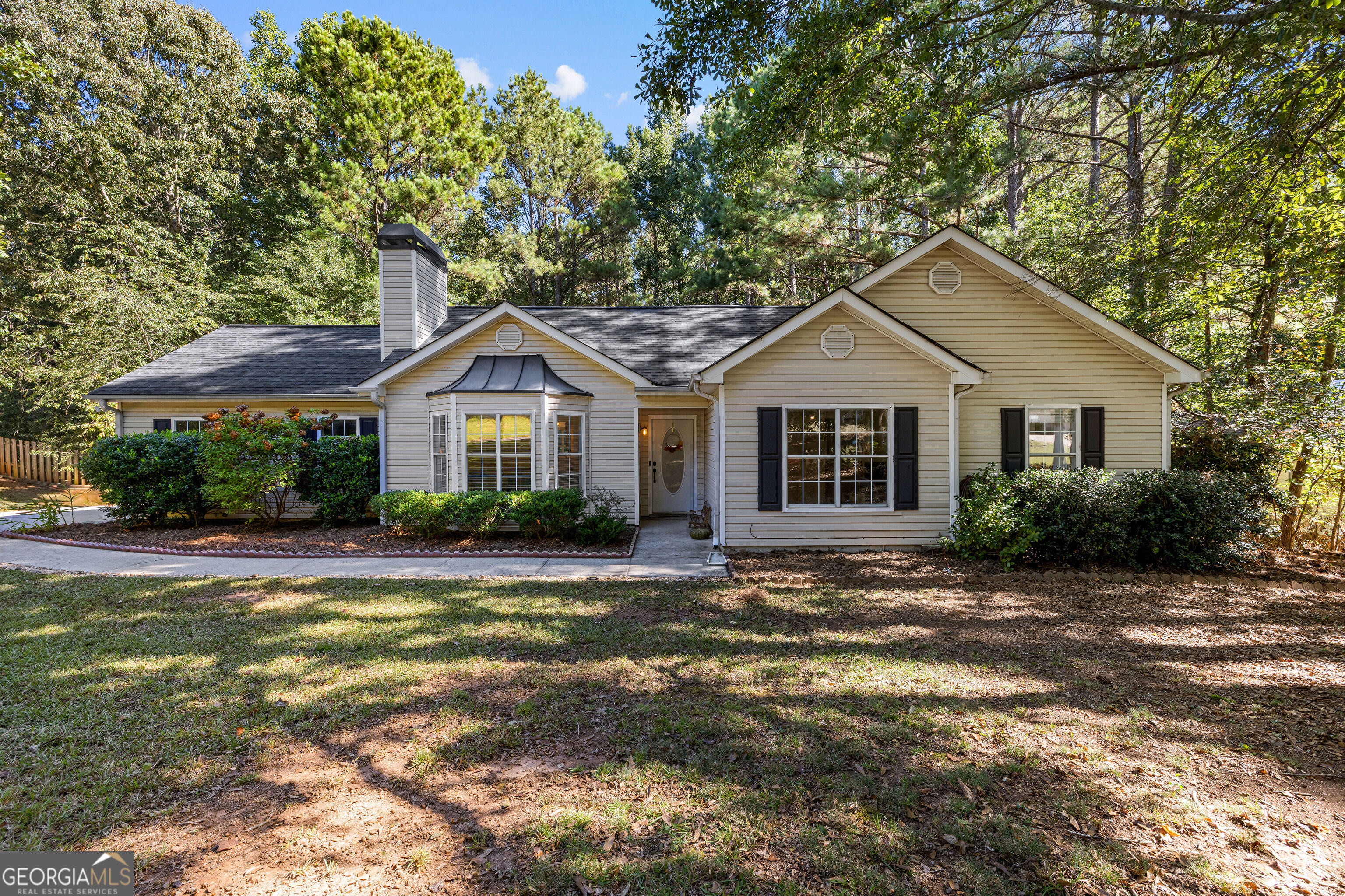 105 Paces Landing Dr, Newnan, GA 30263