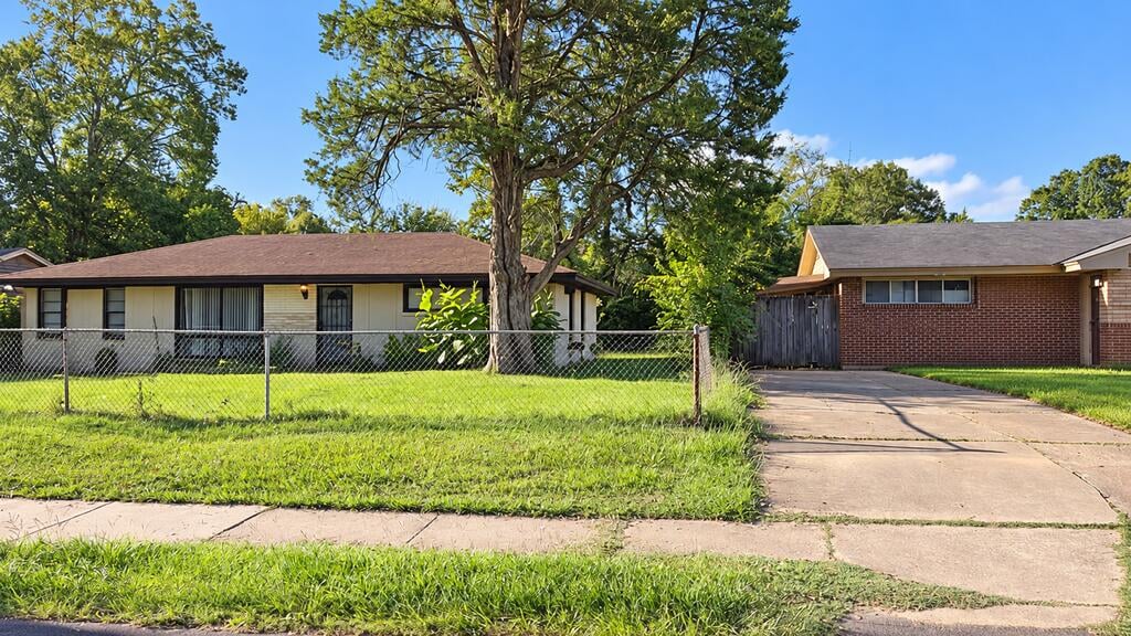 2608 Broadmoor Dr, Columbus, GA 31903