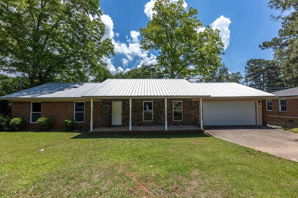 604 Pear Street, West Point, GA, 31833