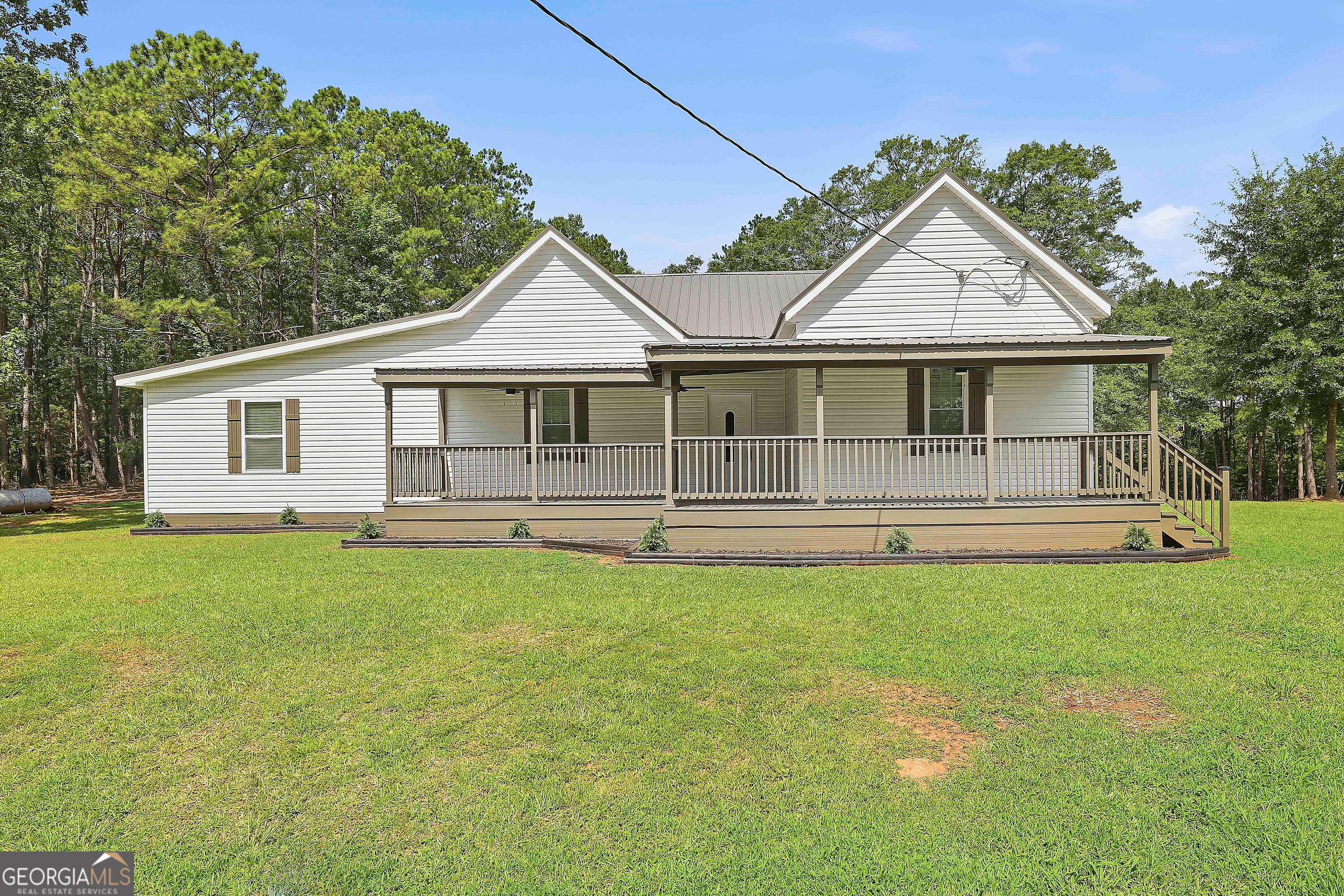 1966 Owens Rd, Woodbury, GA 30293