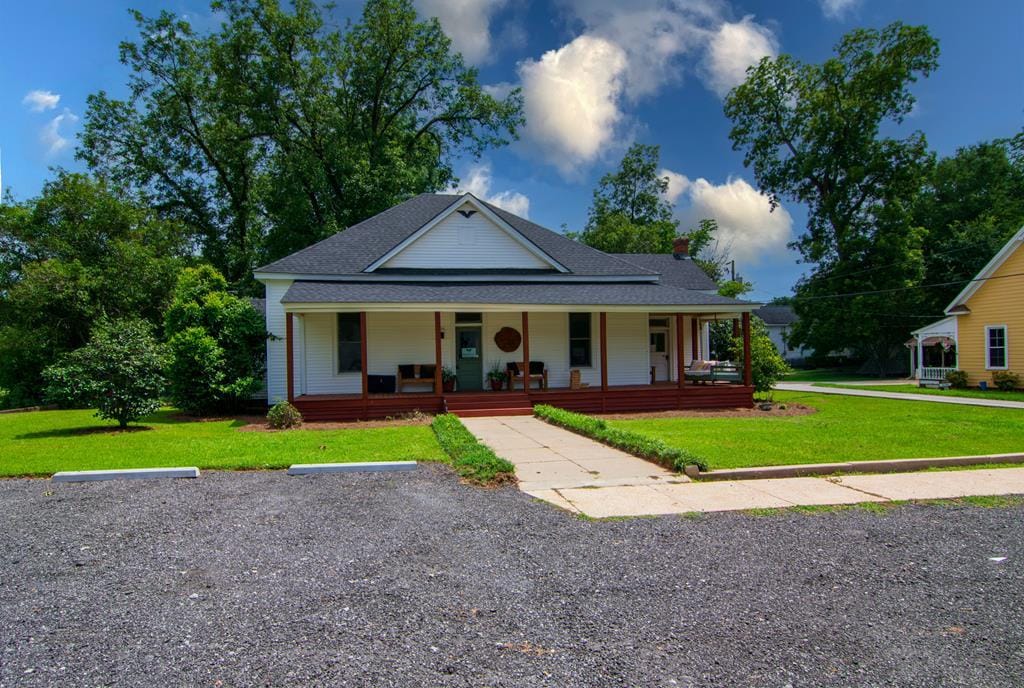 322 Fort Ln, Hamilton, GA 31811